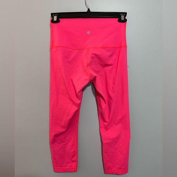 Woman’s Lululemon Cropped Leggings - Picture 5 of 8